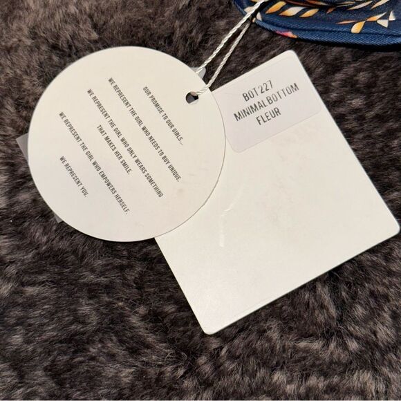 BNWT Kulani Kinis Navy Blue Floral Fleur Minimal Very Cheeky Bikini Bottom Sz S - Picture 5 of 5